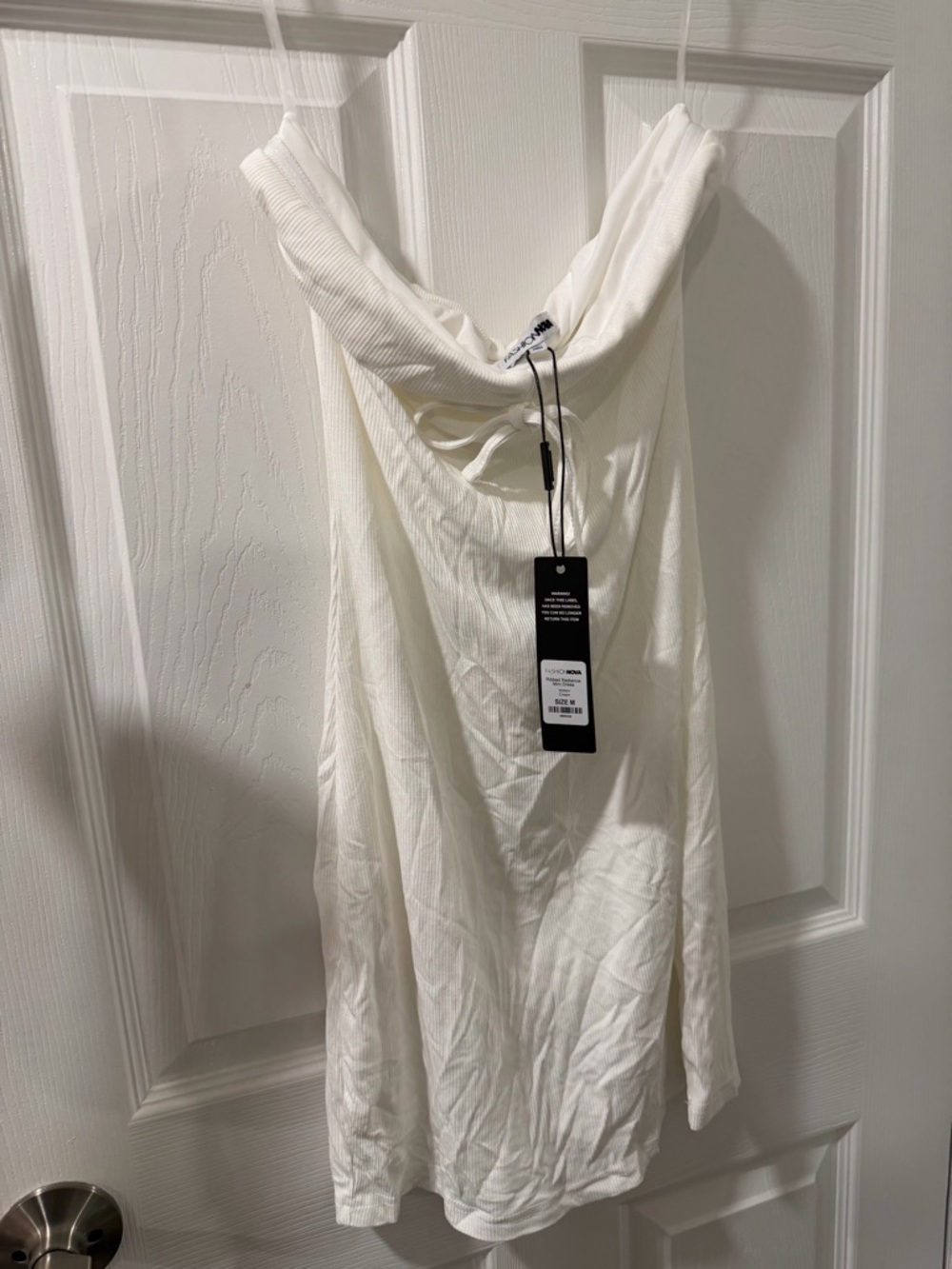 white sleeveless dress mini